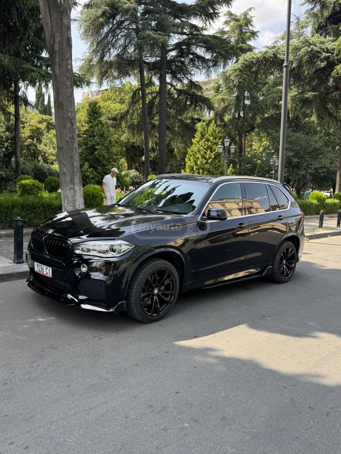 BMW X5 2016 — photo 2