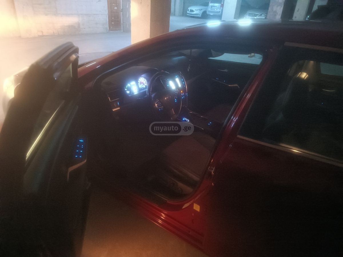 Toyota Camry 2015 — photo 2