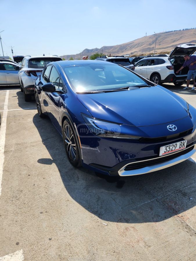 Toyota Prius 2024 — photo 2
