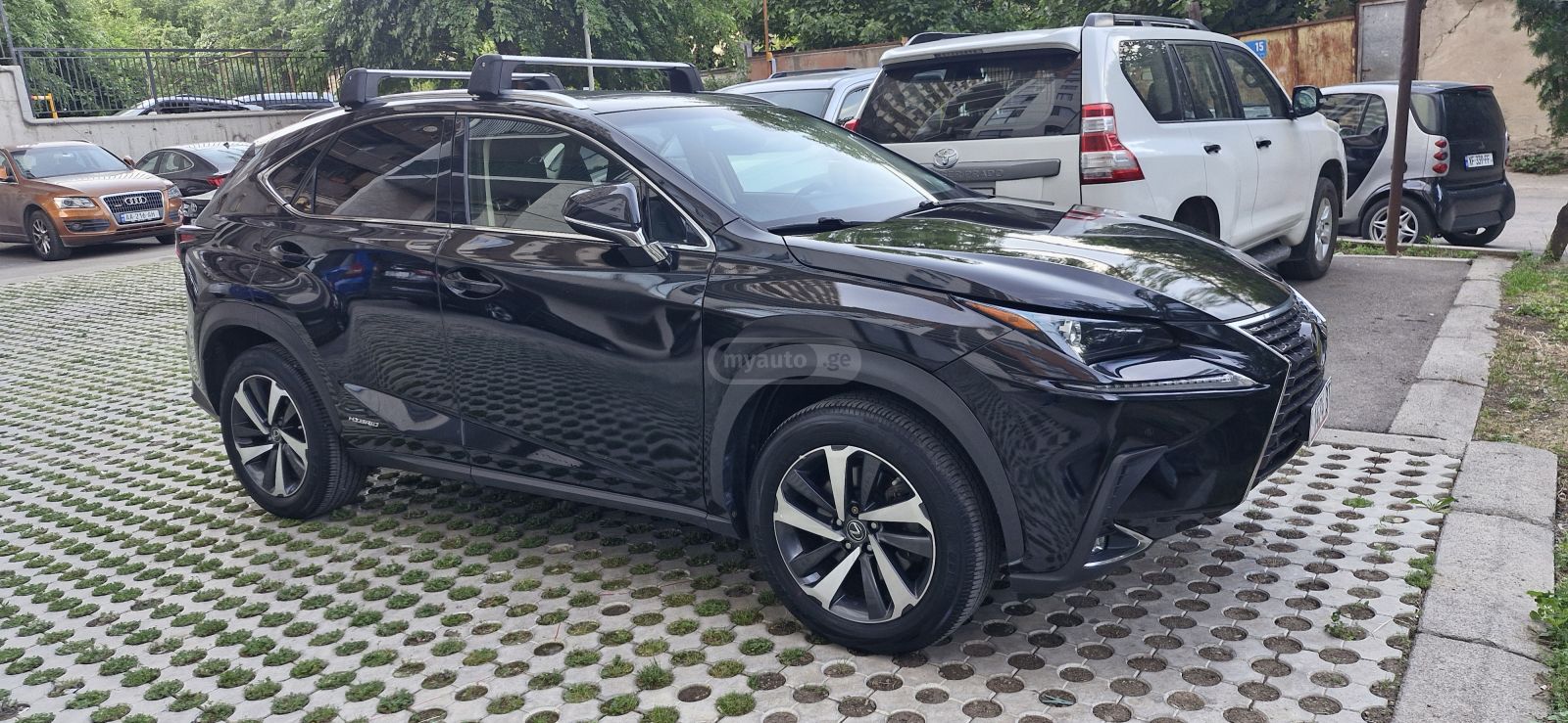 Lexus NX 300 2017 — photo 2