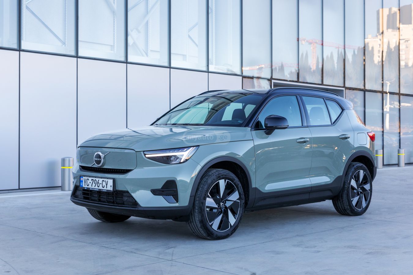 Volvo XC40 2024 — photo 2