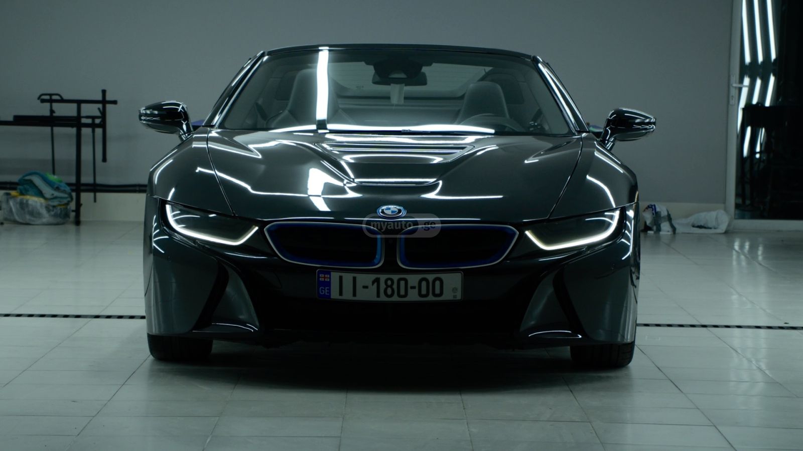 BMW i8 2019 — photo 2