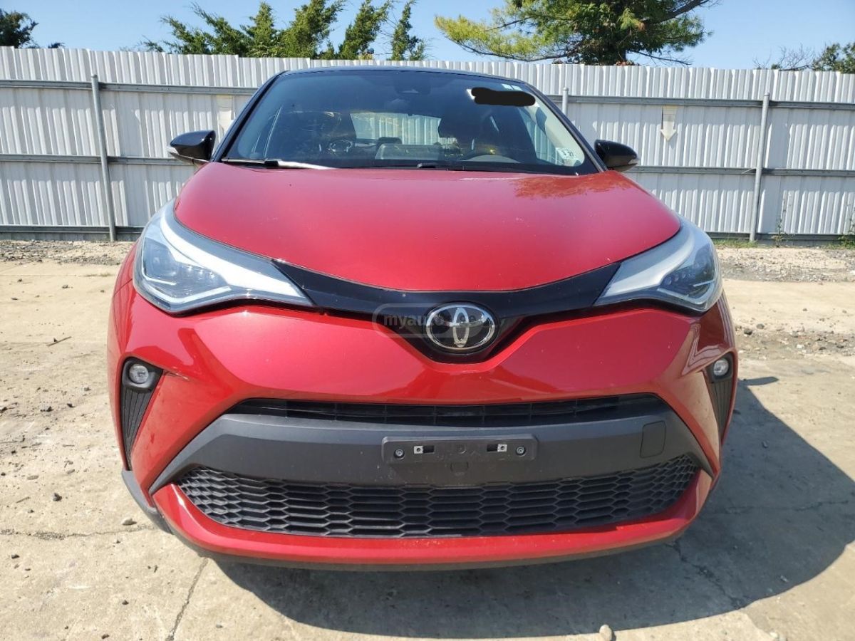 Toyota C-HR 2022 — photo 2
