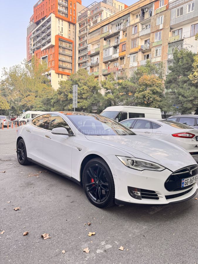 Tesla Model S 2016 — photo 2