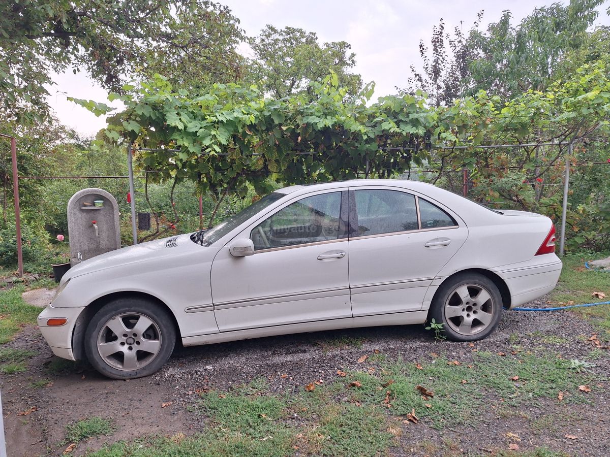 Mercedes-Benz C 240 2002 — photo 2