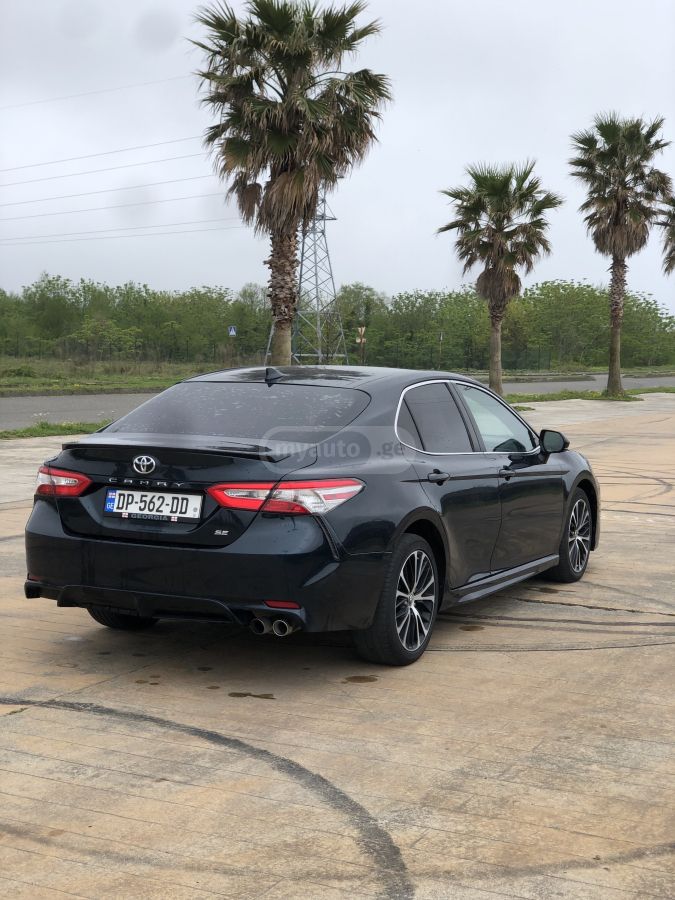 Toyota Camry 2020 — photo 2
