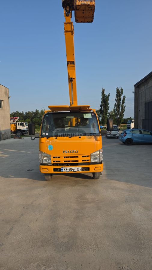 Isuzu Elf