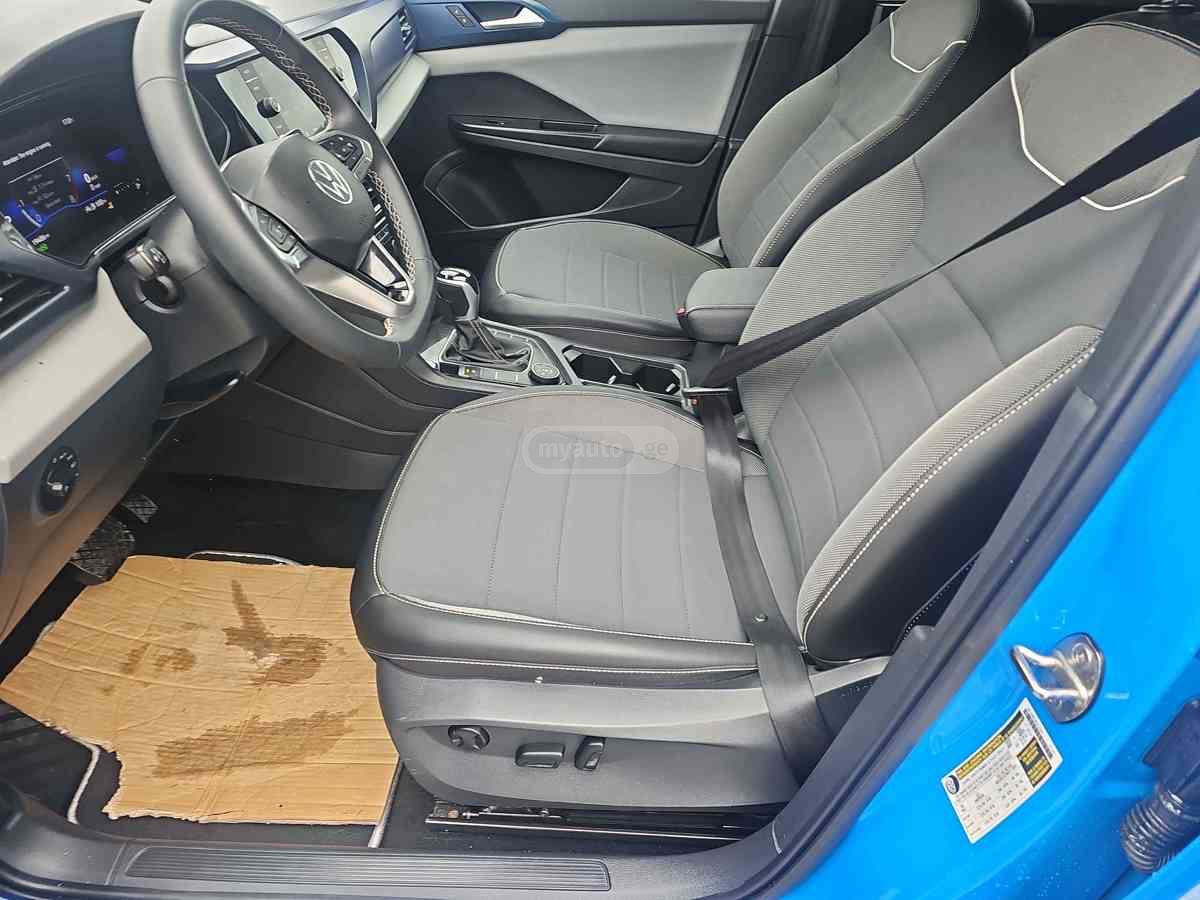 Volkswagen Taos 2023 — photo 2