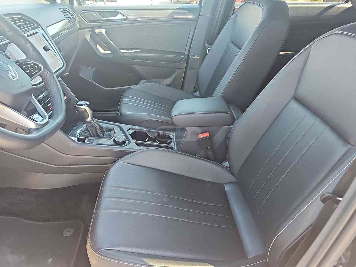 Volkswagen Tiguan 2022 — photo 2