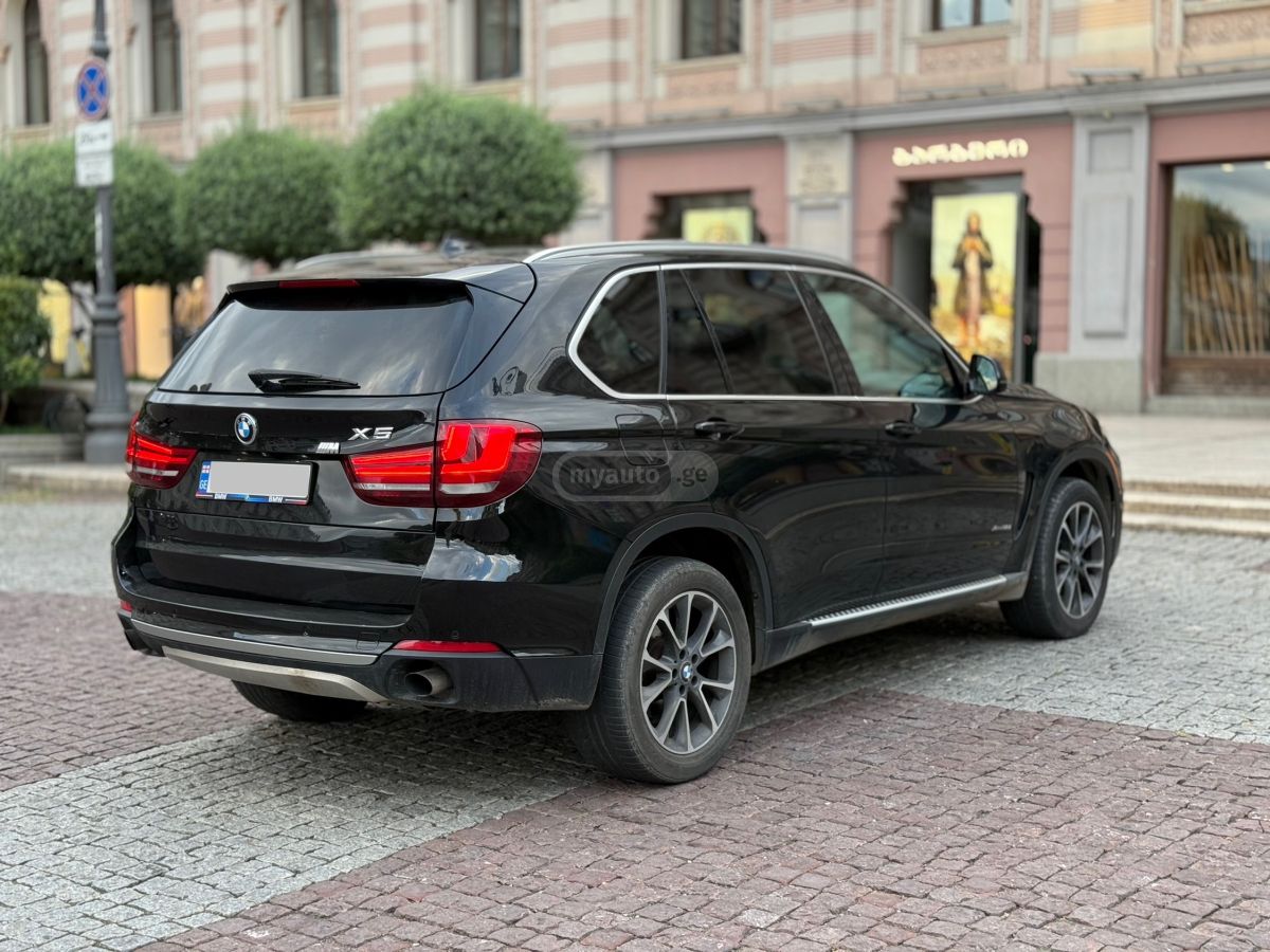 BMW X5 2016 — photo 2