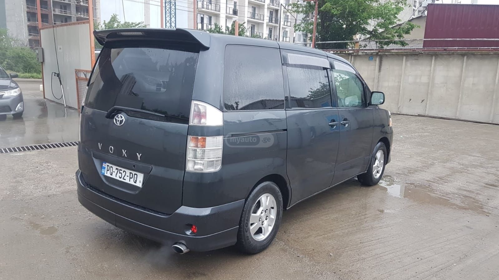 Toyota Voxy 2007 — photo 2