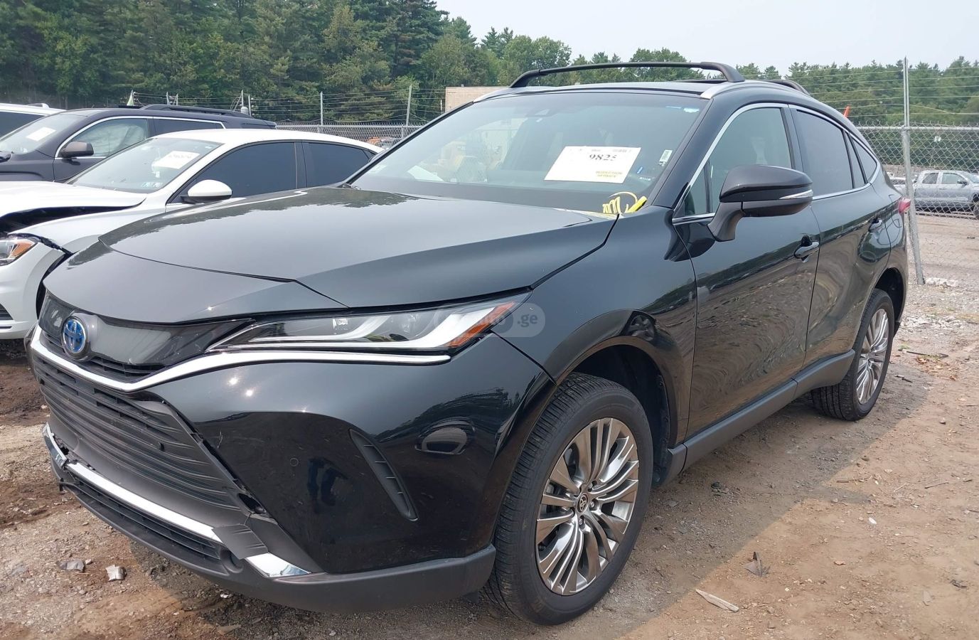 Toyota Venza 2022 — photo 2