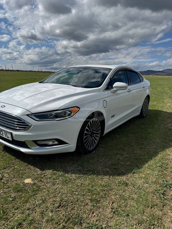Ford Fusion 2017 — photo 2