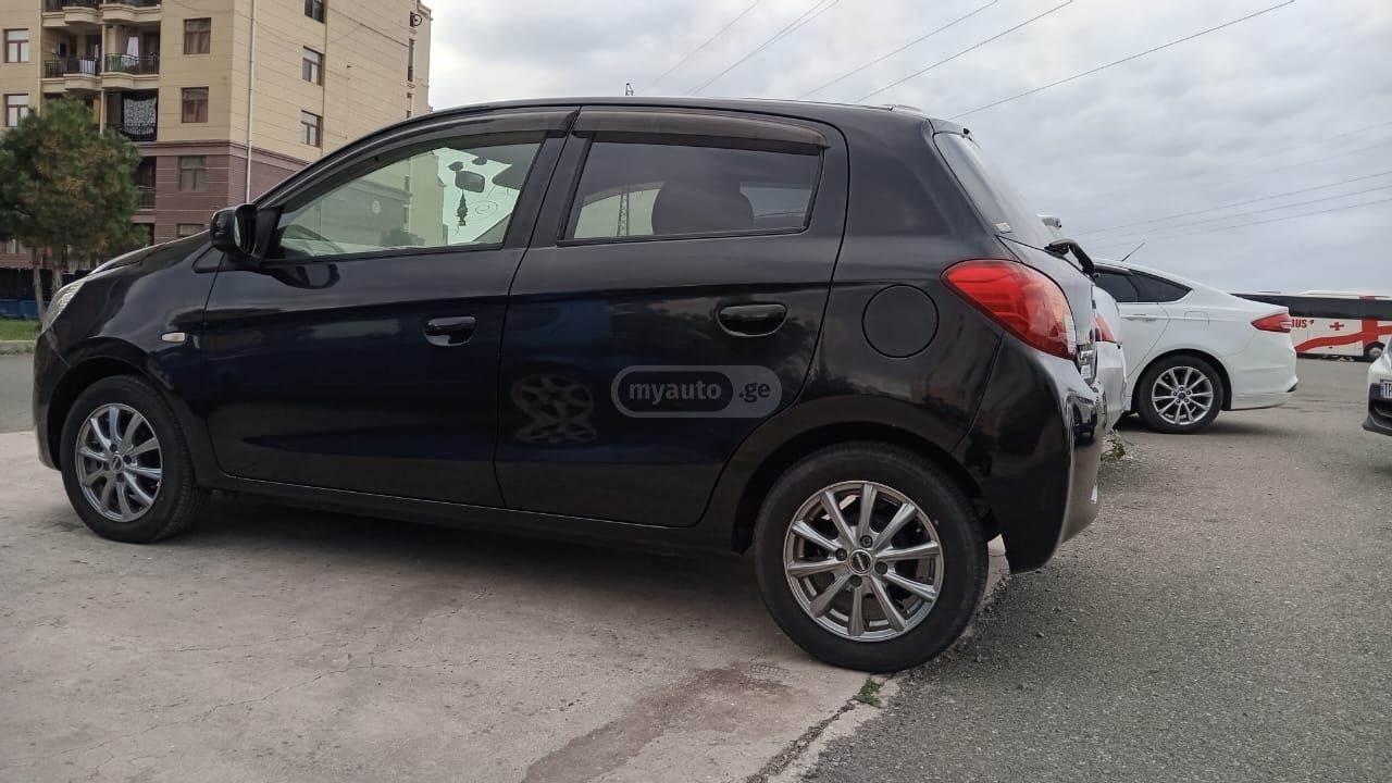 Mitsubishi Mirage 2016 — photo 2