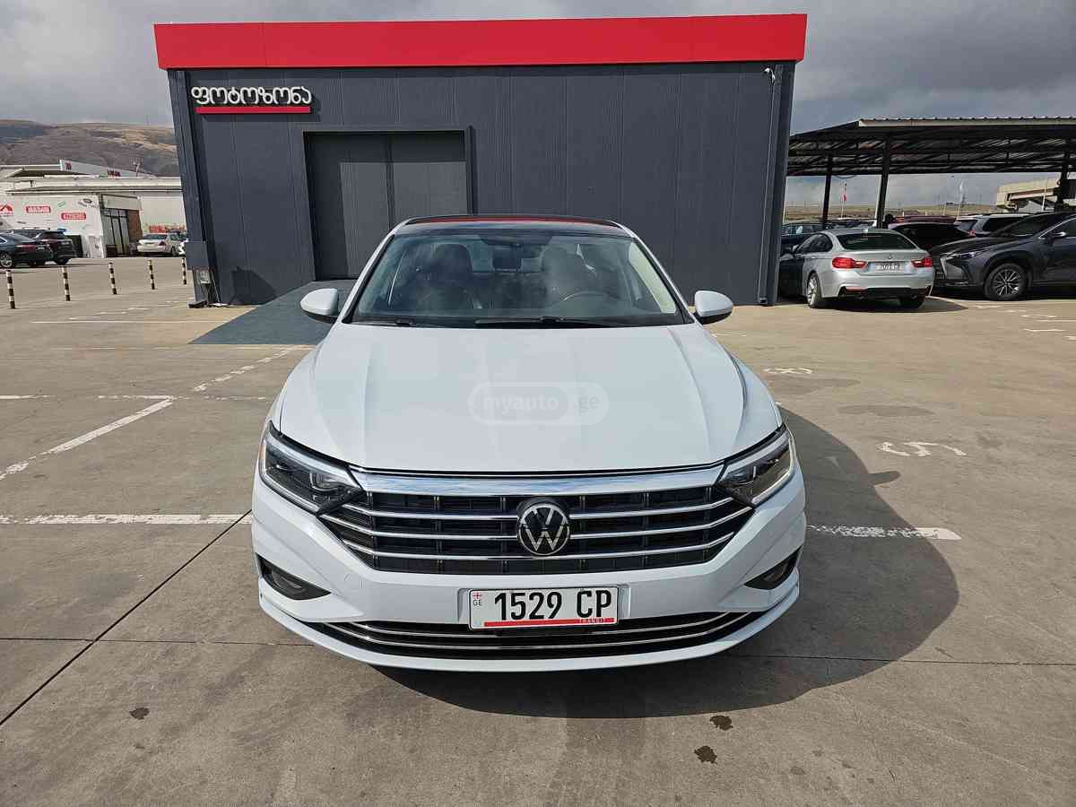 Volkswagen Jetta 2019 — photo 2