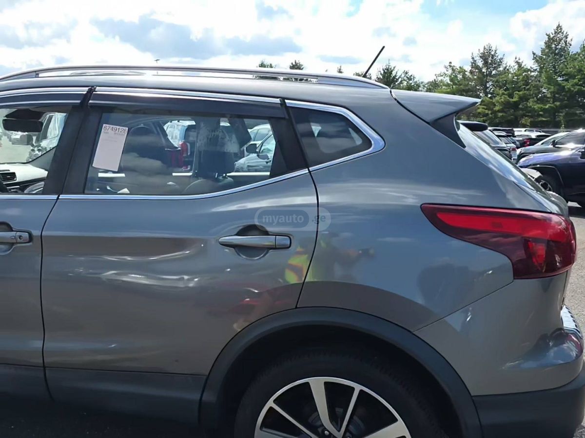 Nissan Rogue Sport 2018 — photo 2
