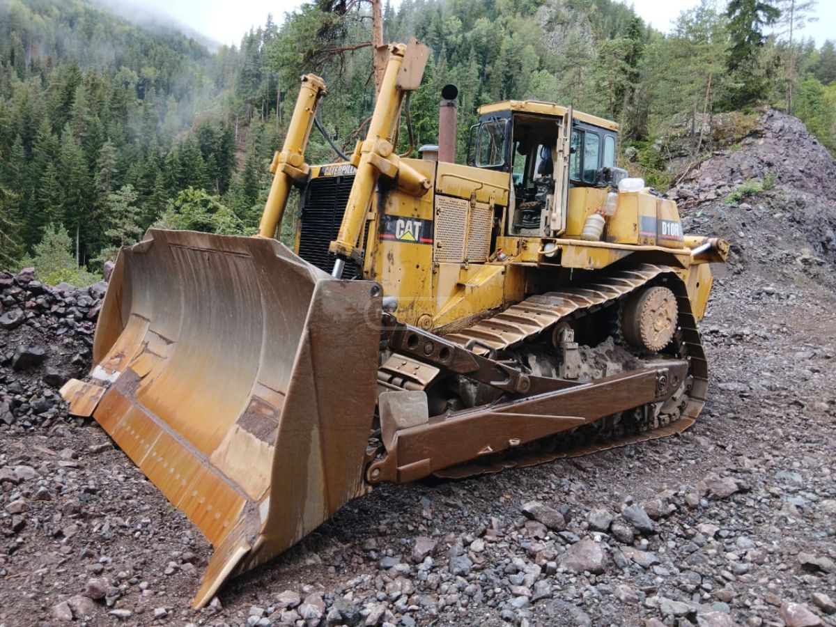 Caterpillar D10