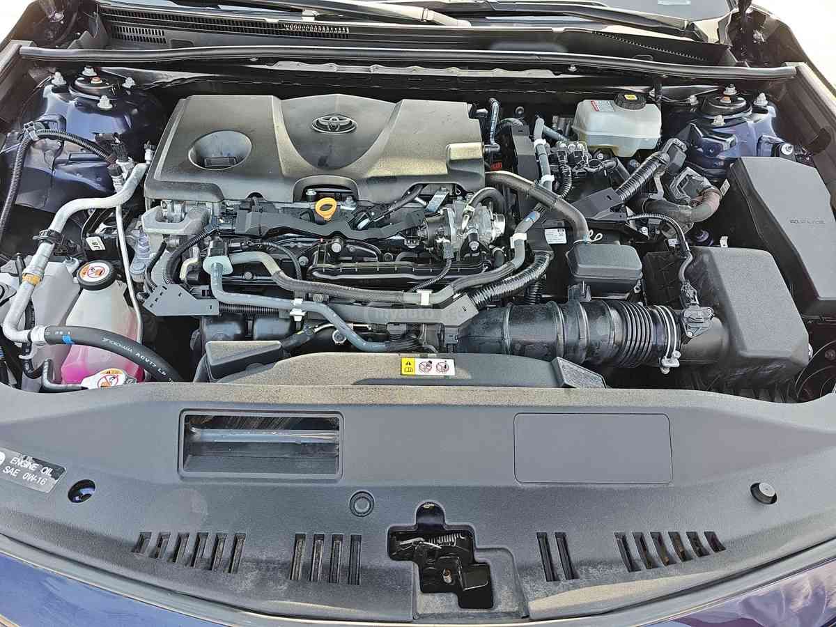 Toyota Camry 2021 — photo 2