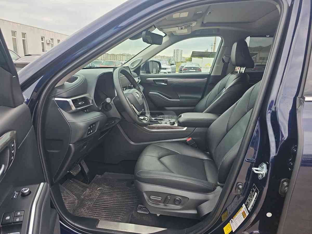 Toyota Highlander 2024 — photo 2