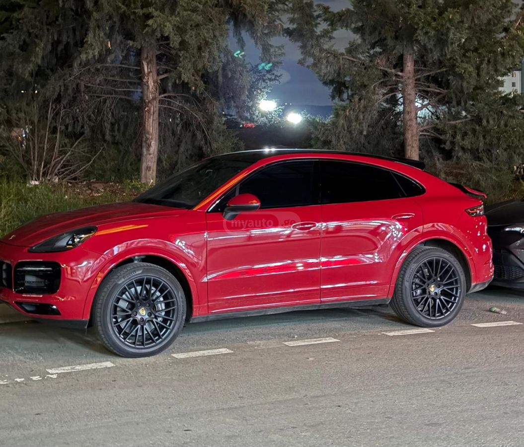 Porsche Cayenne 2022 — photo 2