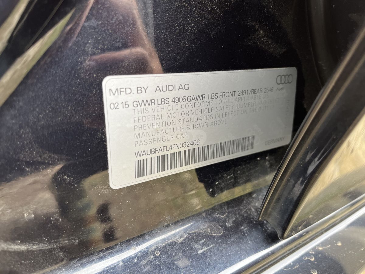 Audi A4 2015 — photo 2