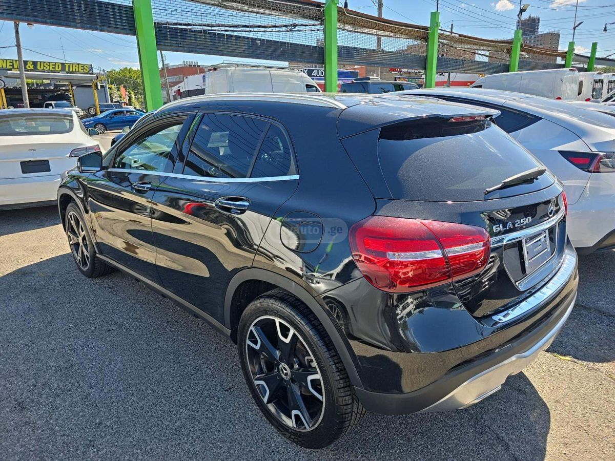 Mercedes-Benz GLA 250 2020 — photo 2