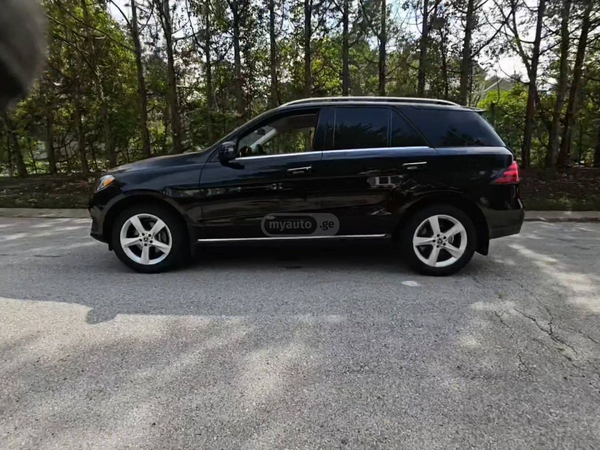 Mercedes-Benz GLE 350 2018 — photo 2