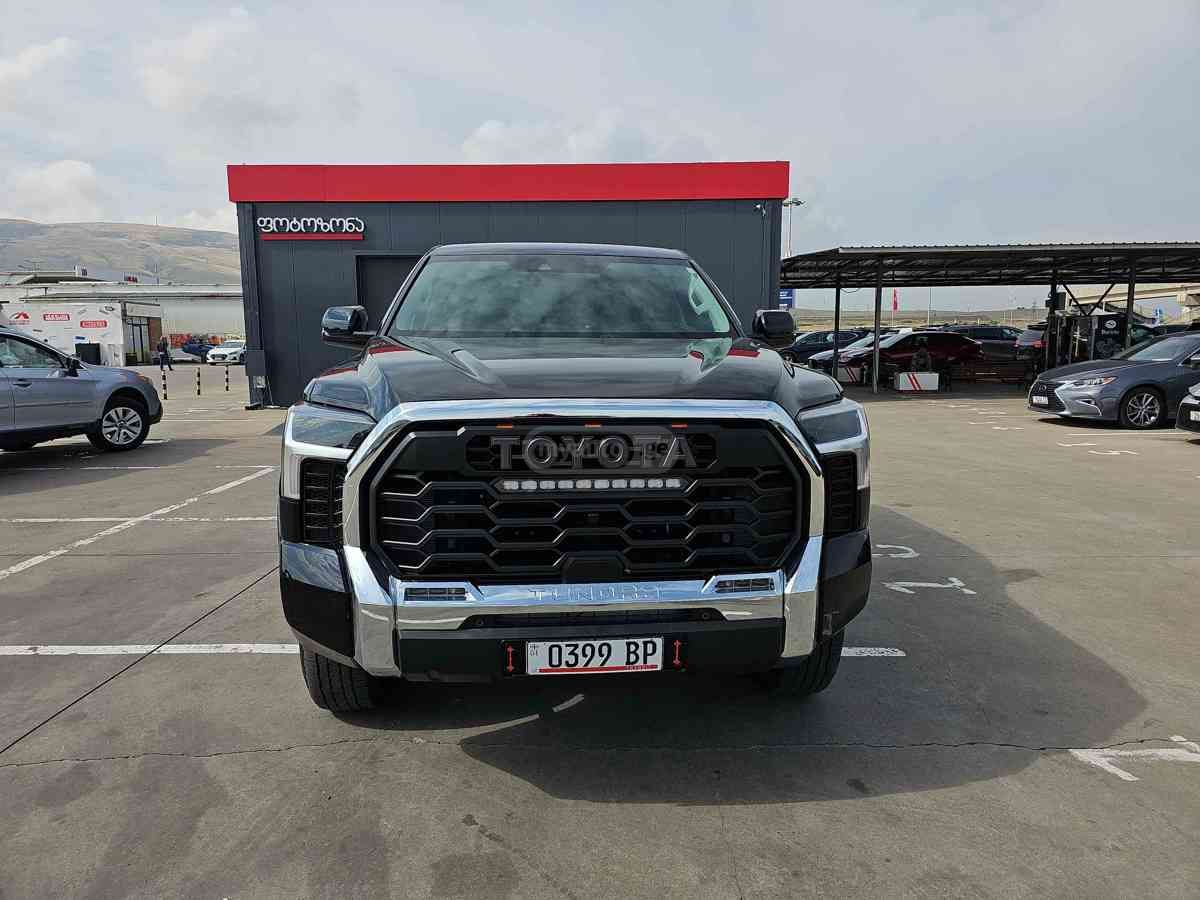 Toyota Tundra 2024 — photo 2