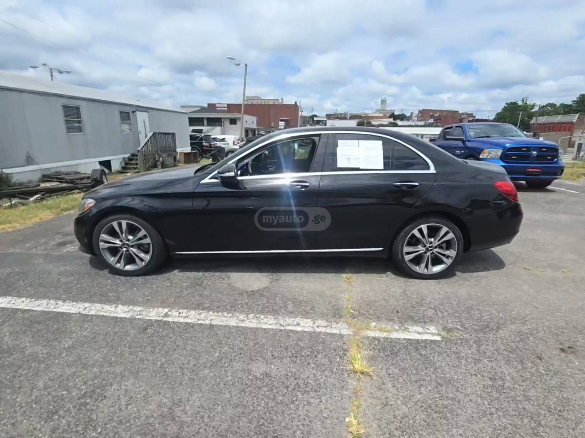 Mercedes-Benz C 300 2015 — photo 2