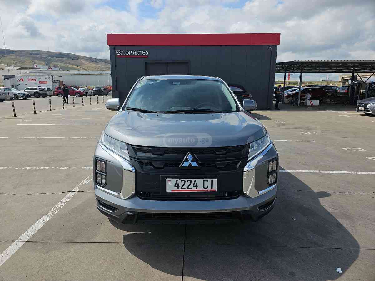 Mitsubishi Outlander 2023 — photo 2