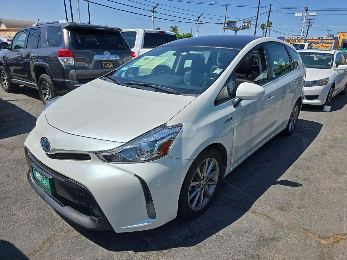 Toyota Prius V