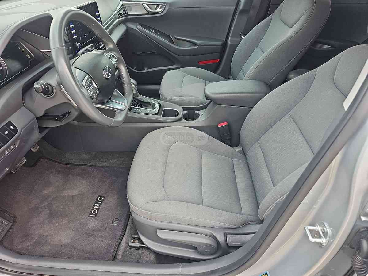 Hyundai Ioniq 2021 — photo 2