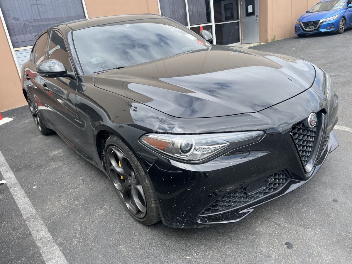 Alfa Romeo Giulia 2019 — photo 2
