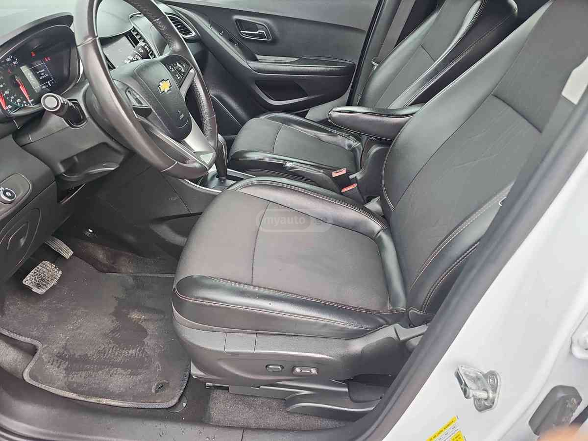 Chevrolet Trax 2022 — photo 2
