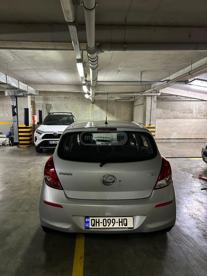 Hyundai i20 2013 — photo 2