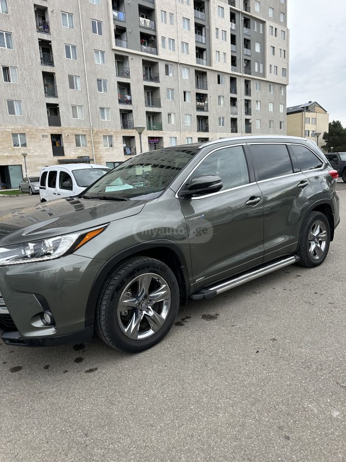 Toyota Highlander 2017 — photo 2