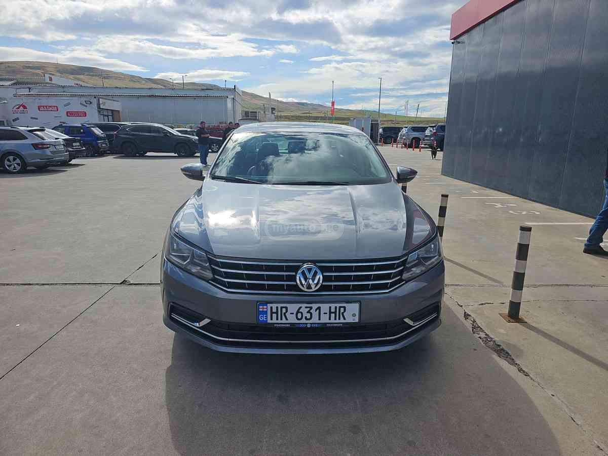 Volkswagen Passat 2018 — photo 2