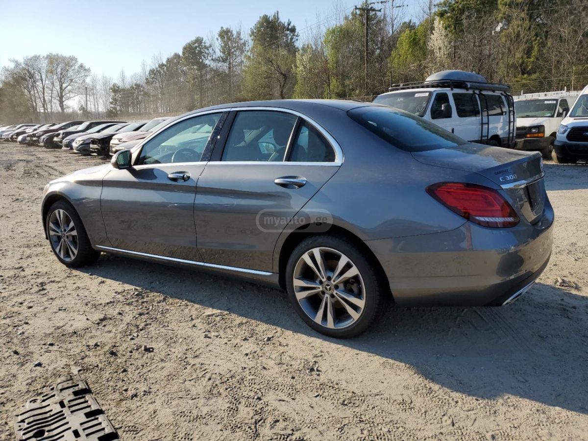 Mercedes-Benz C 300 2021 — photo 2