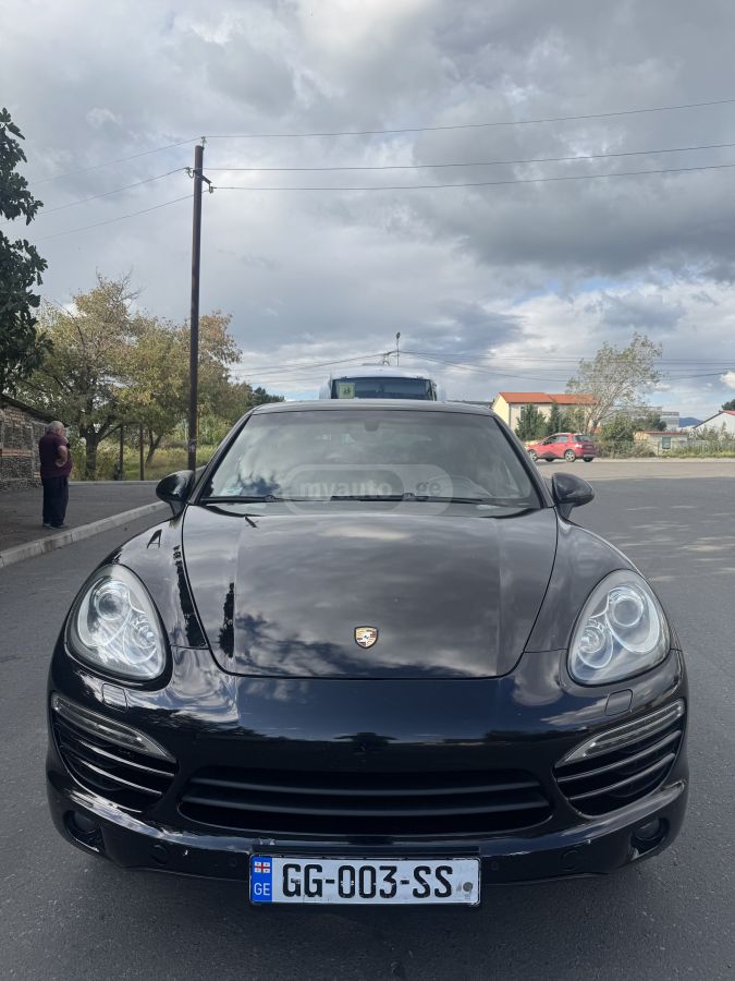 Porsche Cayenne 2012 — photo 2