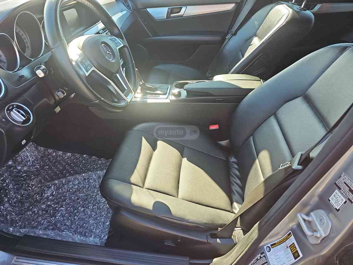 Mercedes-Benz C 250 2015 — photo 2