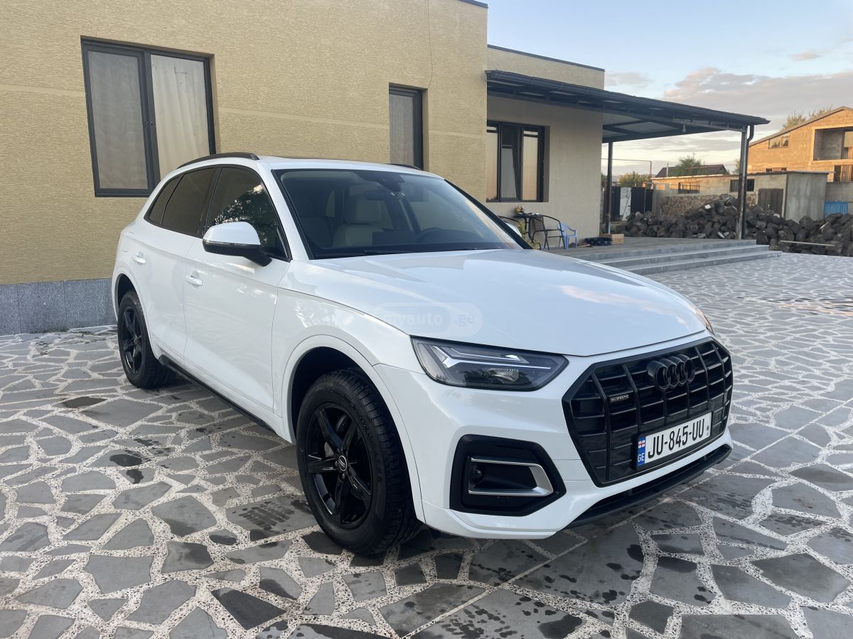 Audi Q5 2023 — photo 2