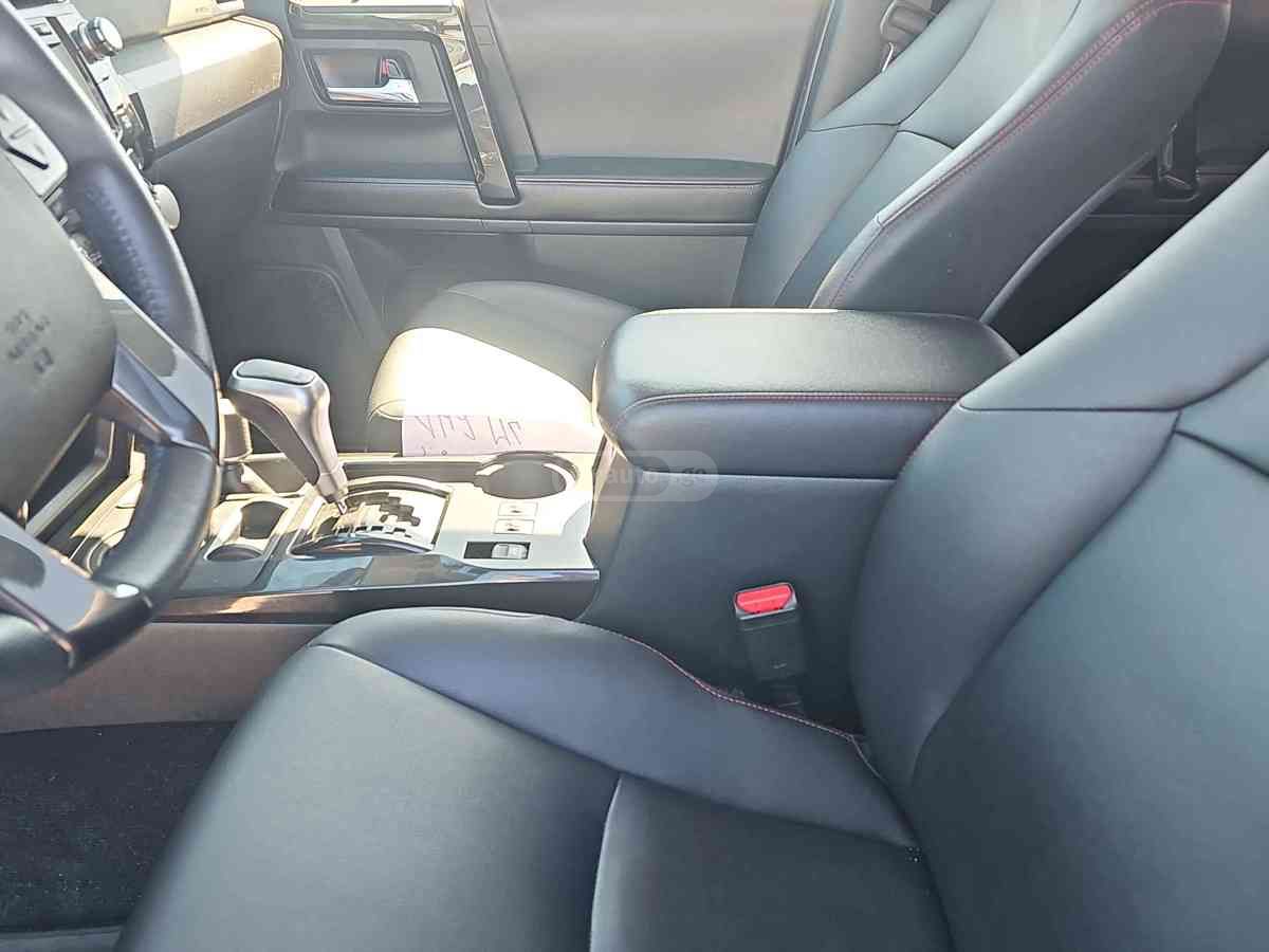 Toyota 4Runner 2016 — photo 2