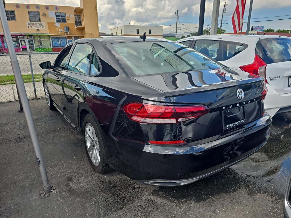 Volkswagen Passat 2021 — photo 2