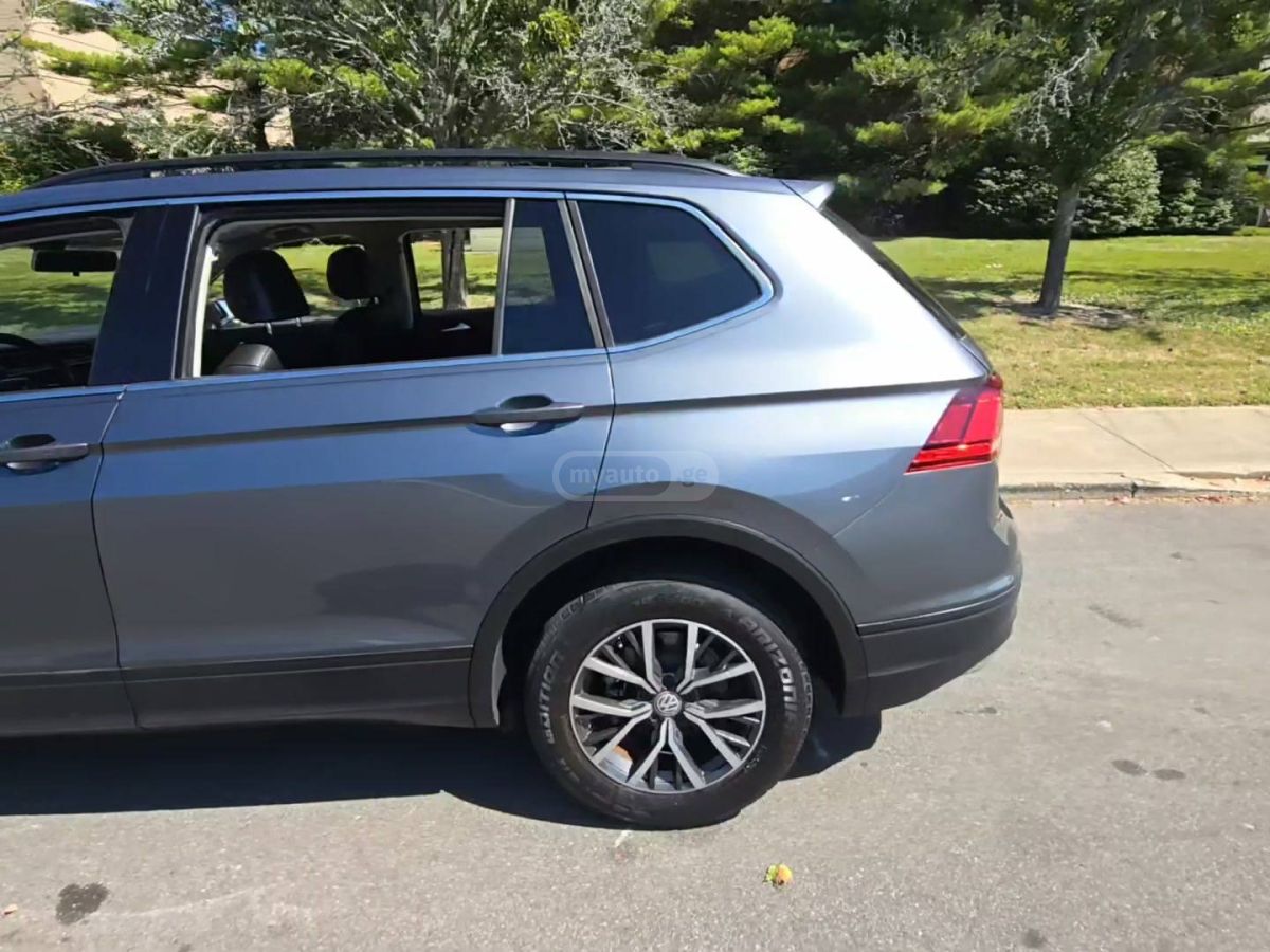Volkswagen Tiguan 2019 — photo 2