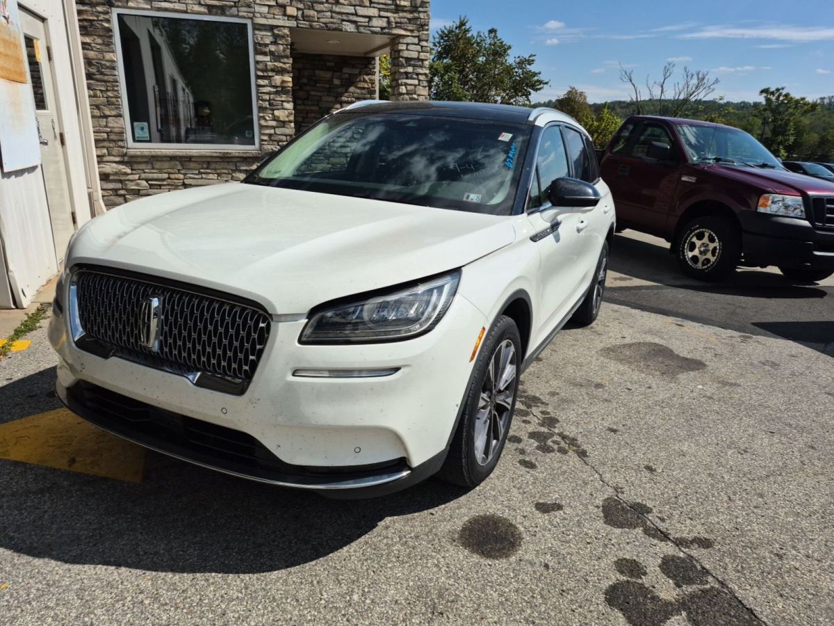 Lincoln Corsair 2020 — photo 2