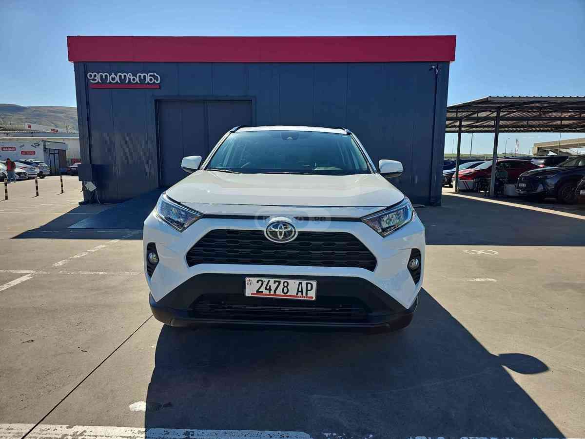 Toyota RAV4 2021 — photo 2