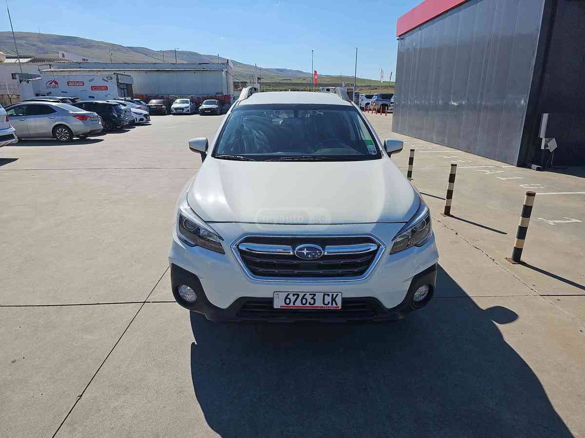 Subaru Outback 2018 — photo 2