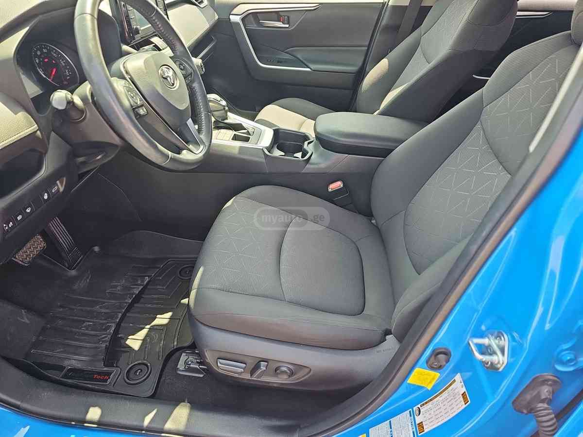 Toyota RAV4 2019 — photo 2