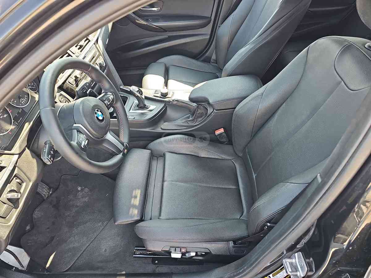 BMW 330 2017 — photo 2
