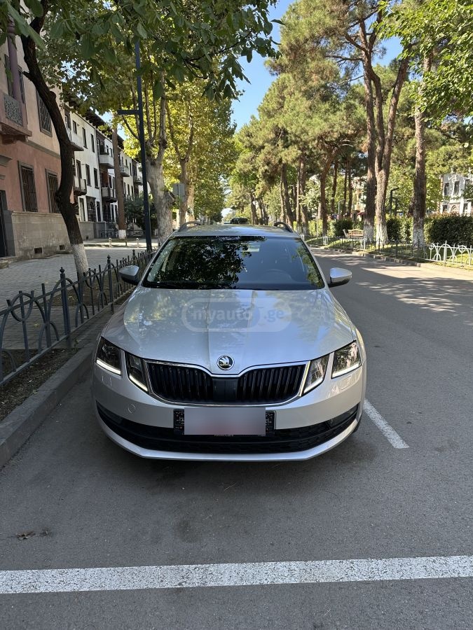 Skoda Octavia 2017 — photo 2